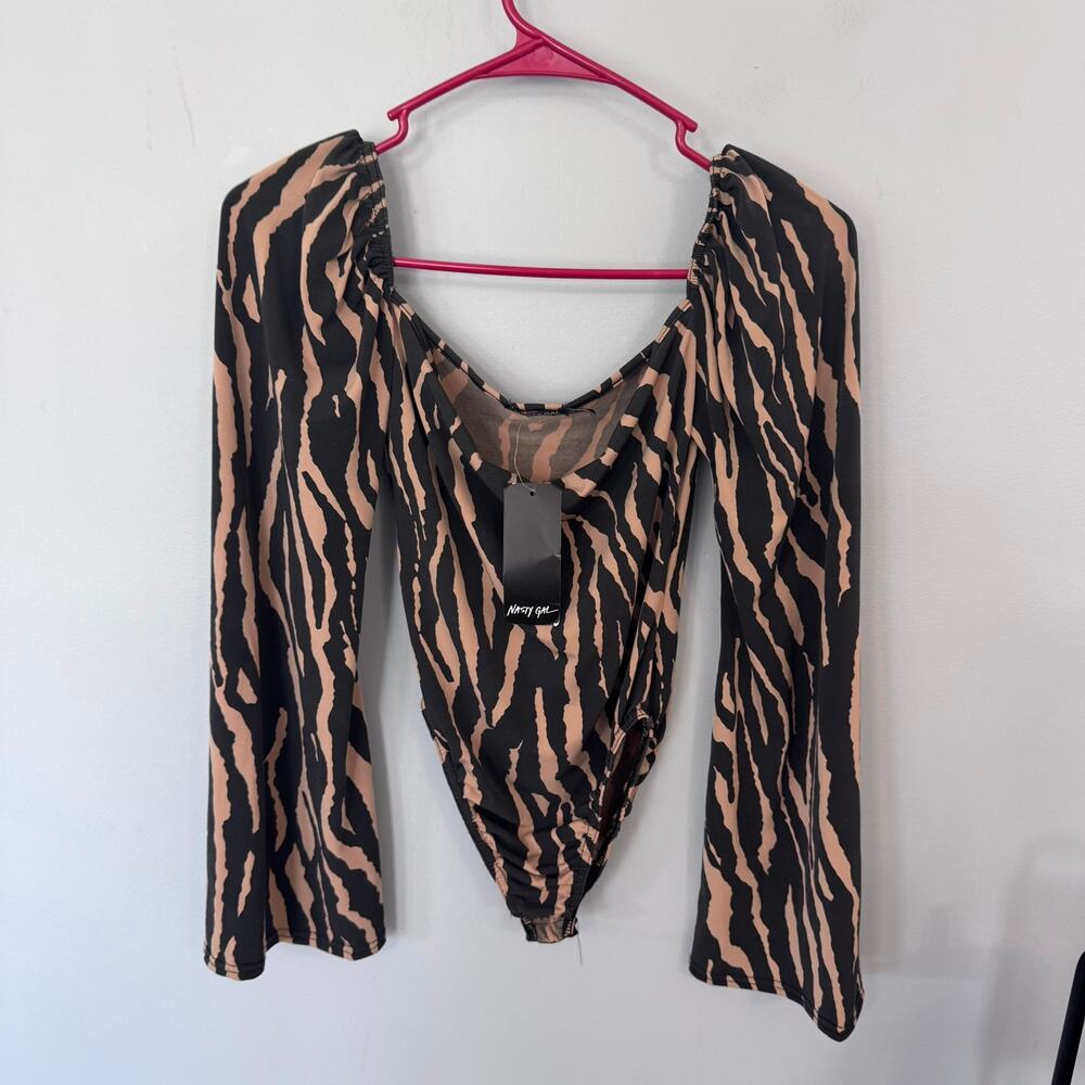 NWT Nasty Gal Animal Print Long Sleeve Bodysuit Womens Size 4 Polyester Elastane